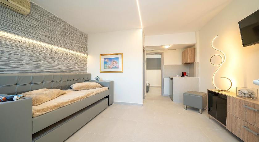 Image of One-Bedroom Apartment with Sea View 3
