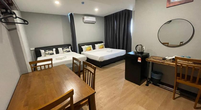 Image of Deluxe Family Room 0
