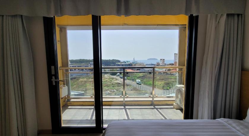 Image of Superior Ocean View Twin Room with Terrace 12