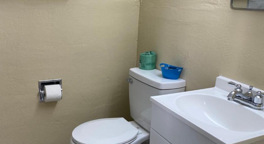Savannah Motel photo