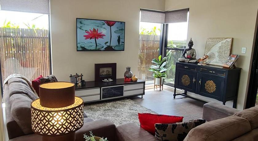 Red Lotus Retreat photo