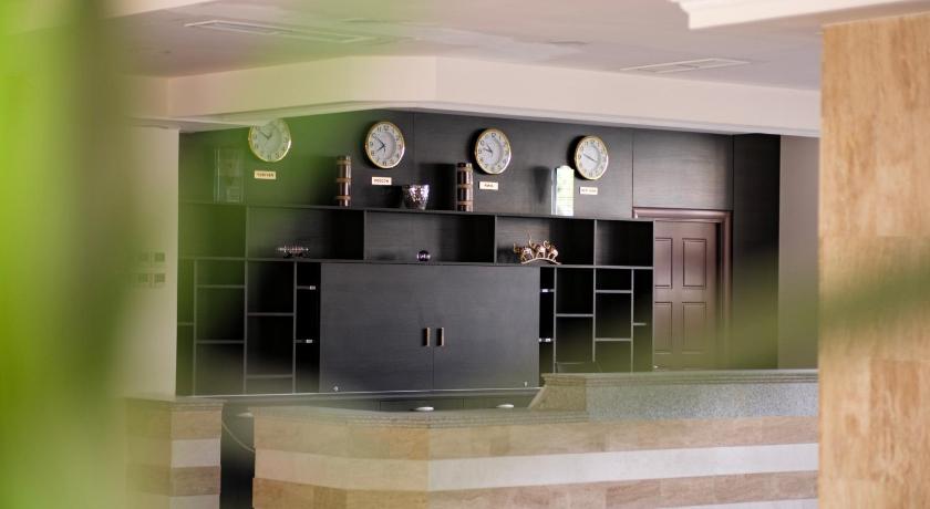 Regineh Hotel photo
