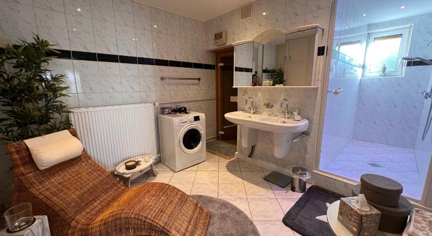 アルバースヴァイラー Wohnung Lowenstein 4つ星 シングルルーム レストラン