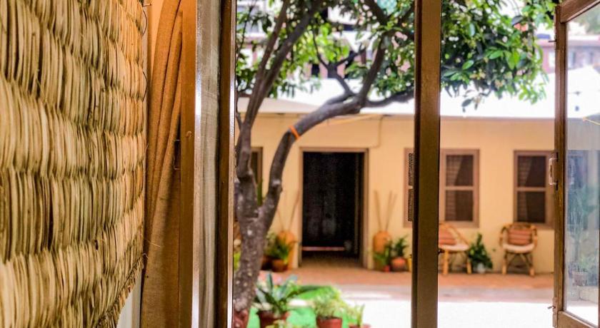 The Melo pomelo courtyard. ( Right in between Thamel and basantapur durbar square) — Kathmandu (4)