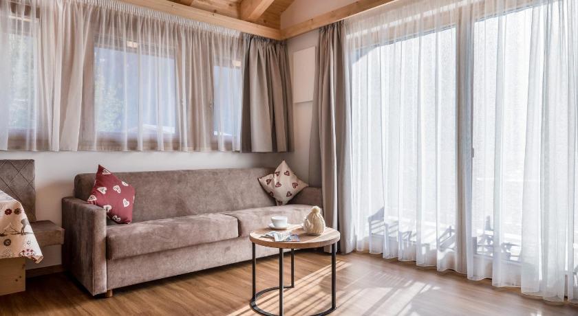 マレーベ Les Ciases Chalets Dolomites Apt 6 3つ星 シングルルーム プール