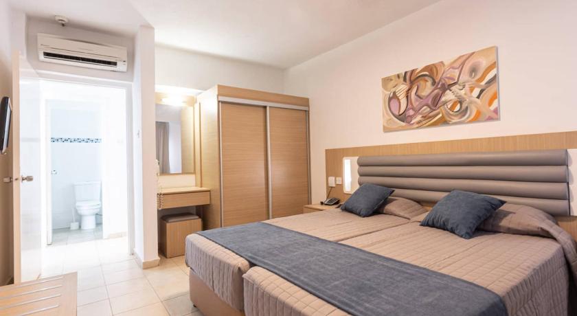 Vrissaki Hotel Apartments photo