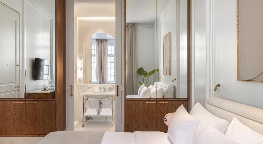 Image of Deluxe Room 5