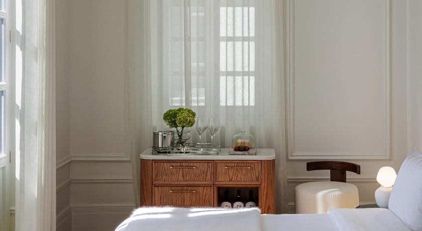Image of Acropolis Supreme Apartment 14