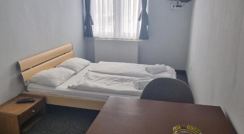 Apartments and Rooms Ski photo
