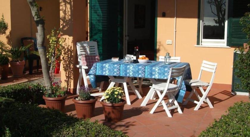 Charming two-bedroom condo in Southern Italy