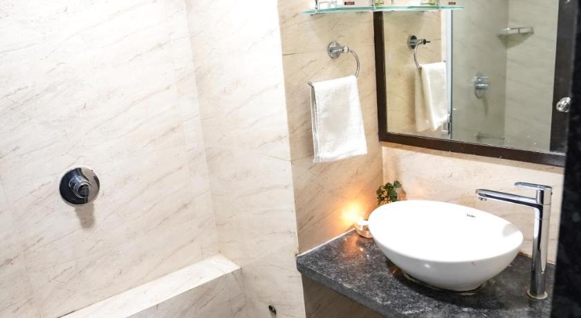 Hotel Singh`s By WB Inn, Vashi, Navi Mumbai photo