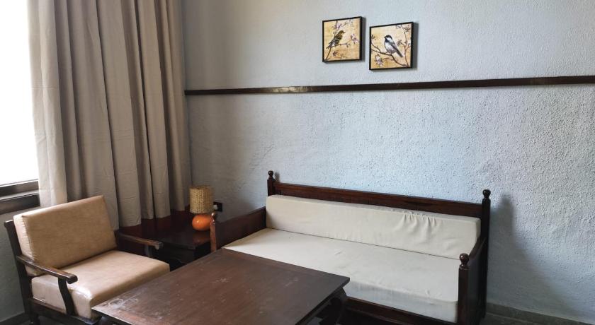 Image of Classic Suite 5