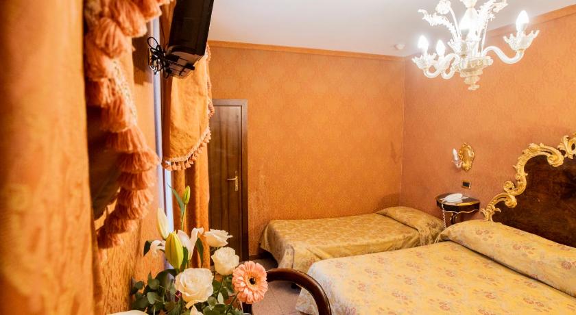 Image of Triple Classic Room 17