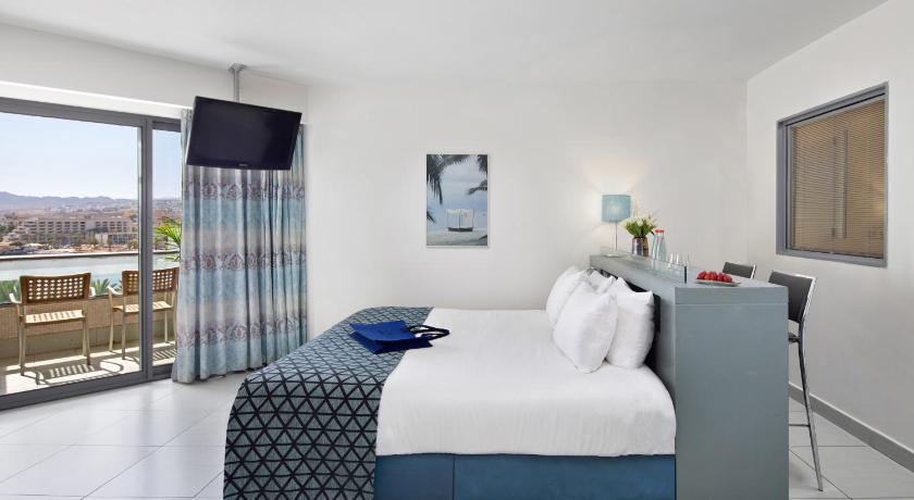 Image of Suite with Sea View 3