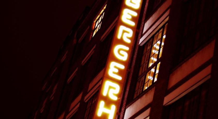 ベルリン Michelberger Hotel ホテル ロビー