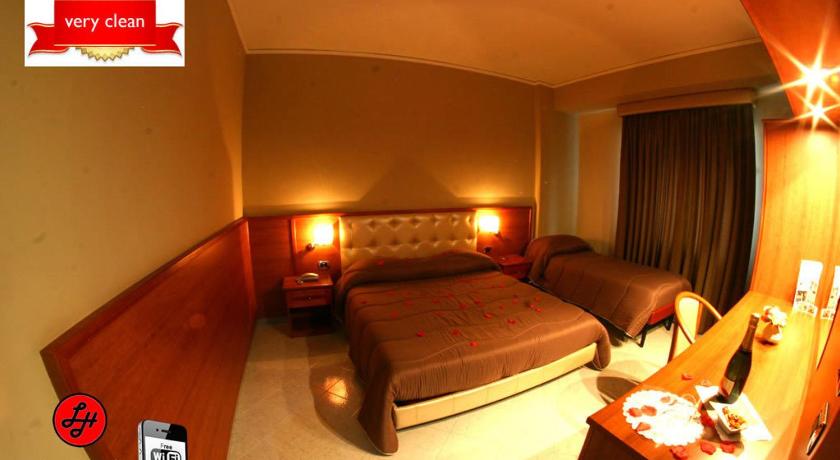 Image of Triple Room 0
