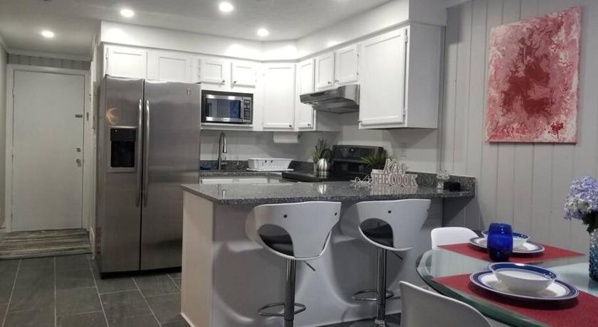 Beautiful cottage near Lake Louisa & mins from Disney, Vehicle Rental Available