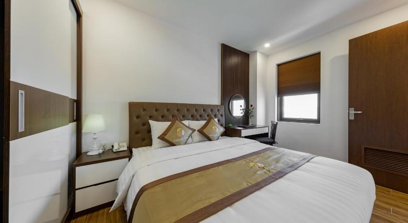 Phong Lan Building and Apartments photo