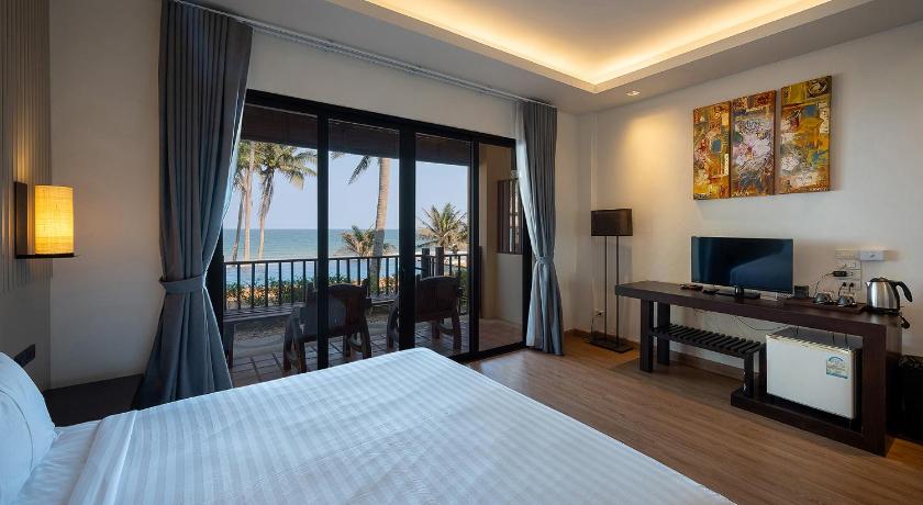 Image of Superior King Bed 9