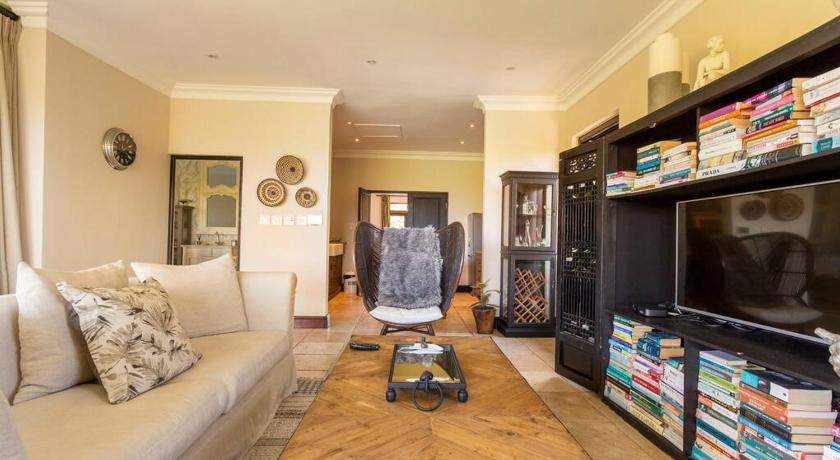 Alphen Drive Apartments photo