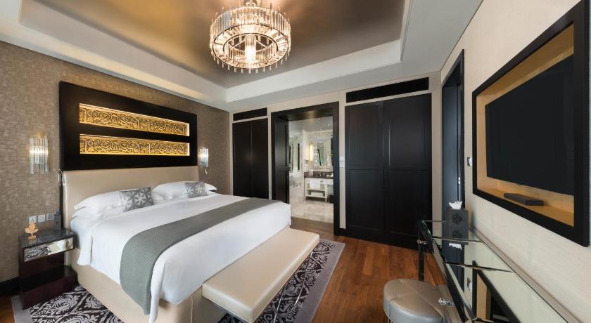 Image of Two Bedroom Family Suite - Lounge Access including Afternoon Tea, Evening Cocktail Hours, Soft Refreshments & Canapes 3