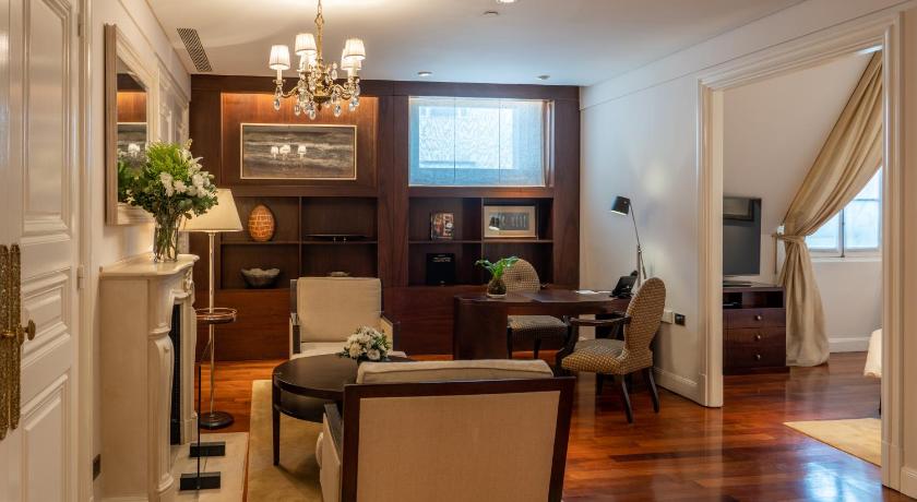 Image of 1 Bedroom Suite Palace 0
