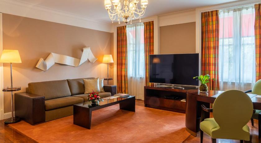 Image of Executive Suite 4