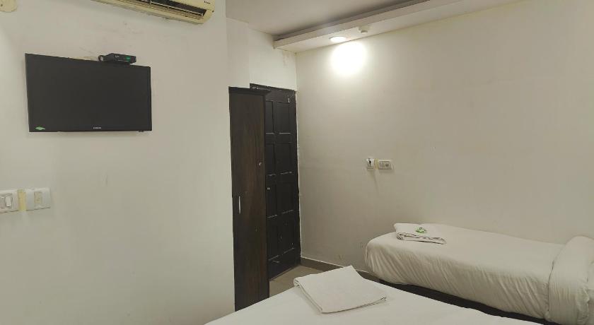 Hotel Apple Villa by Sushant Travels photo