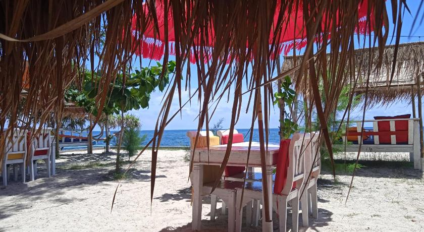 Bintang Tiga Bungalows Gili Air photo