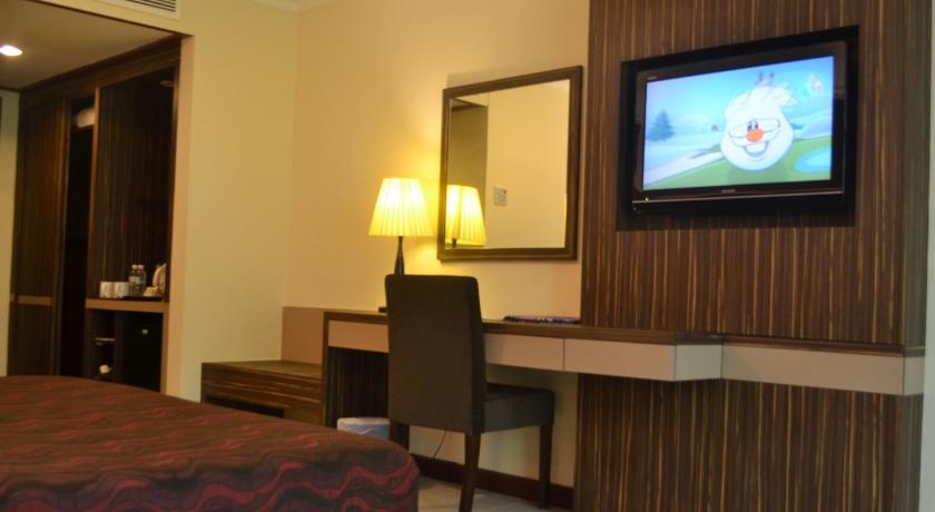 Image of Deluxe Room 8