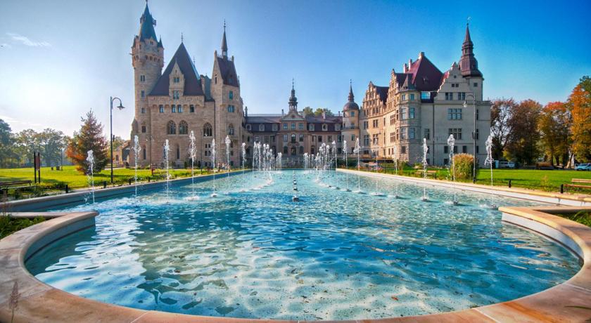 Moszna Zamek — Hotel in Moszna