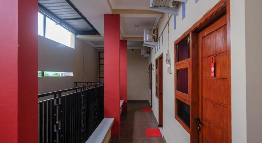 RedDoorz Syariah near Perempatan Kartasura – Kartasura, SD