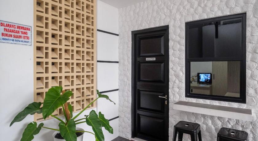 RedDoorz Syariah near Perempatan Kartasura – Kartasura, SD