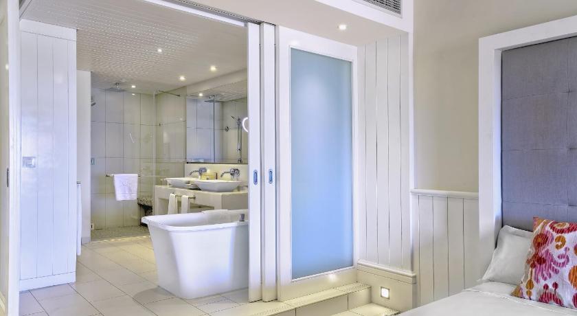 "Premium" klases numurs ar skatu uz okeānu (Premium Ocean View Room) attēls 13