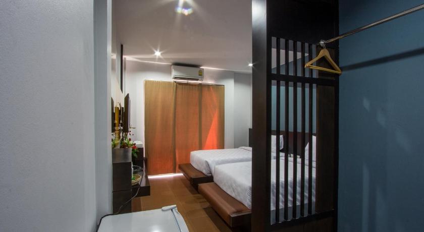 Image of Superior Twin bed 7