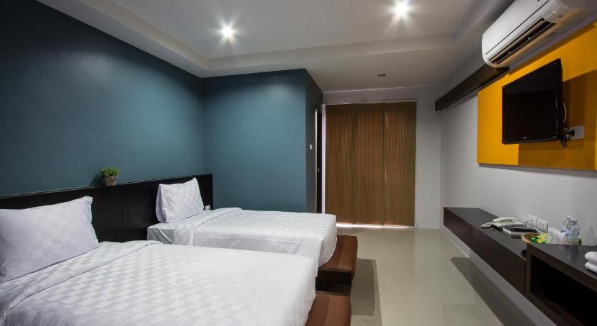 Image of Deluxe Twin Bed 1