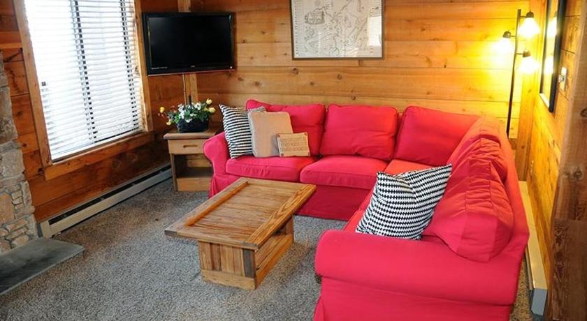 챔피언 Seven Springs Swiss Mountain 3 Bedroom Standard Condo, Sleeps 8! condo 4성급 숙소 객실
