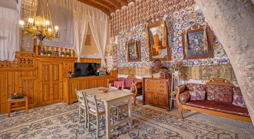 Beautiful historic house - image 7