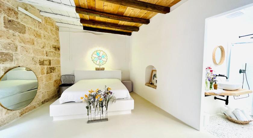Hydria Guest House Art Gallery