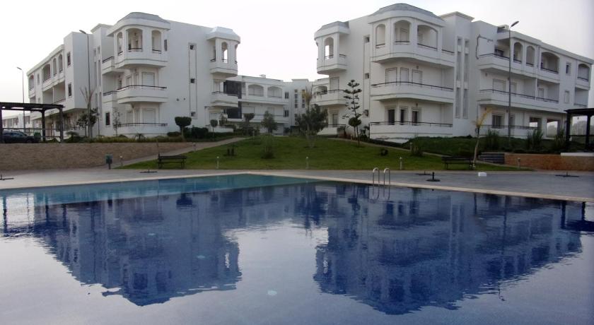 Image of Apartment with Pool View 6