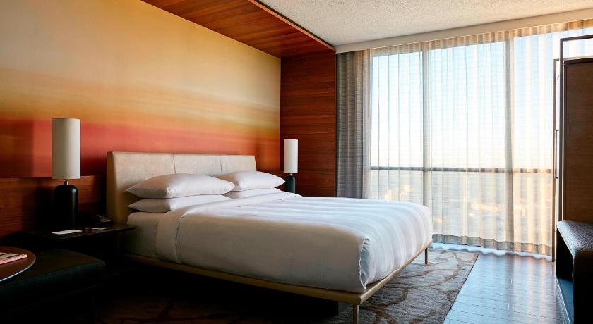 Image of Concierge Level Room - Concierge Lounge Access/Hearing Accessible 0
