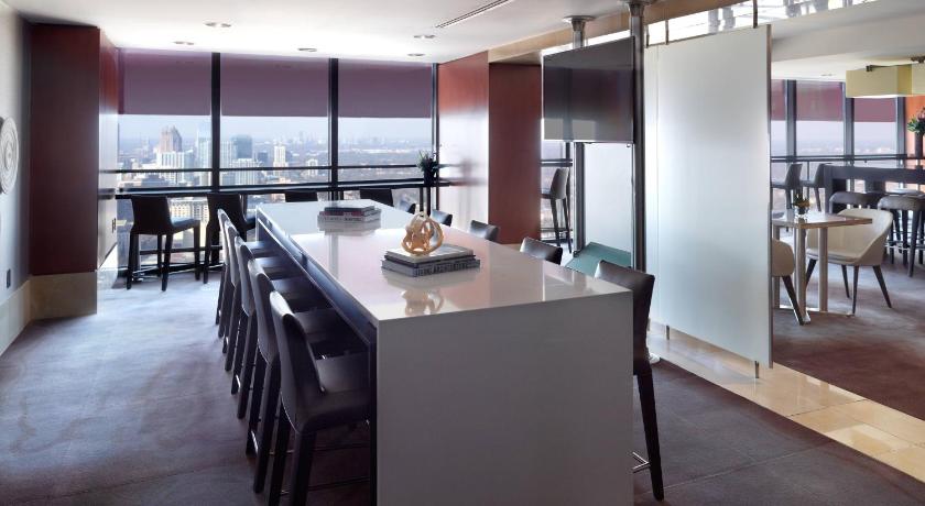 Image of Concierge Level Room - Concierge Lounge Access/Hearing Accessible 5