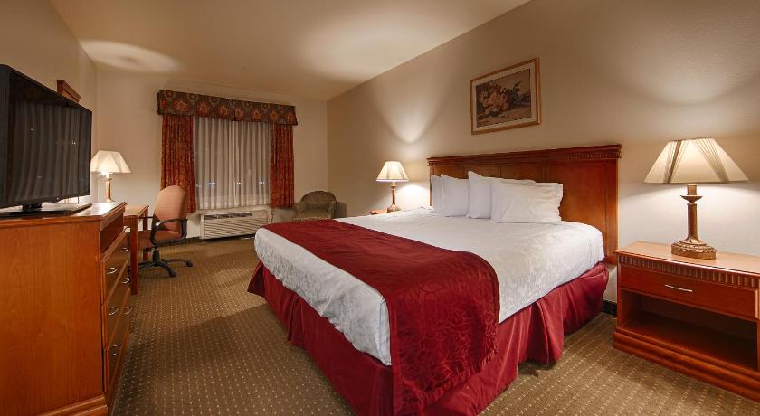 Best Western Plus Lake Elsinore Inn and Suites