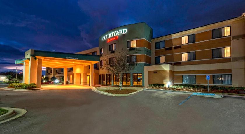 Courtyard by Marriott Alexandria photo
