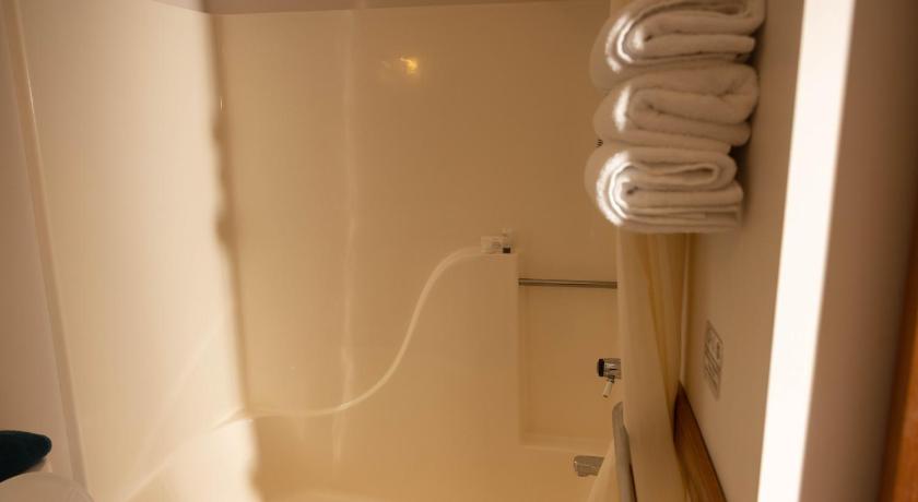 Lafayette Inn photo