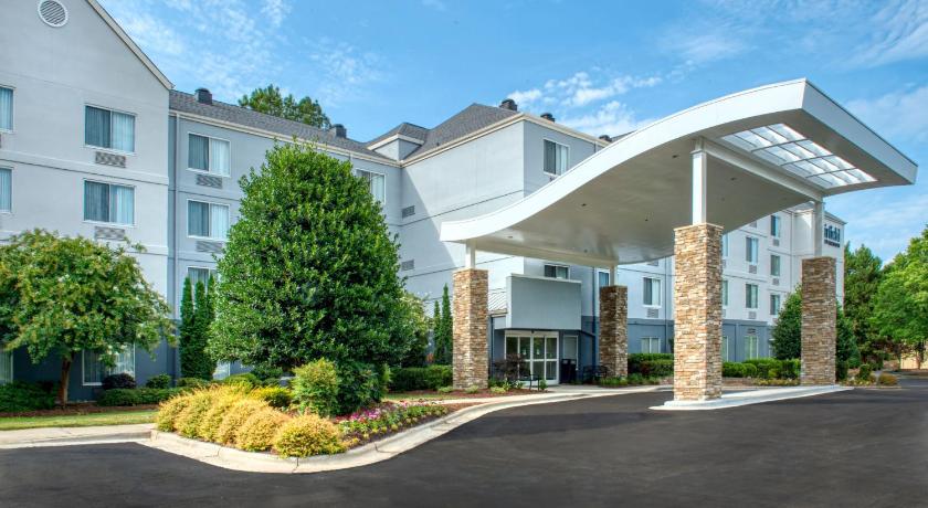 Fairfield Inn & Suites Raleigh Crabtree Valley photo