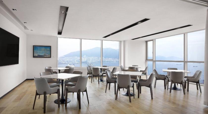 부산 페어필드 바이 메리어트 부산 송도 비치 (Fairfield by Marriott Busan Songdo Beach) 3성급 호텔 객실