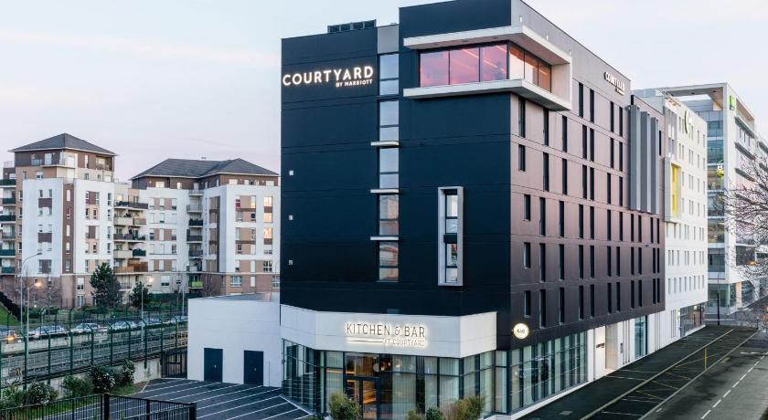 Courtyard Paris Creteil photo