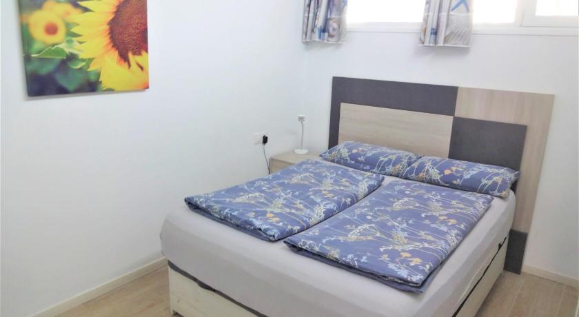 Spotless south facing apartment with pool view and WIFI heart of Las Americas photo