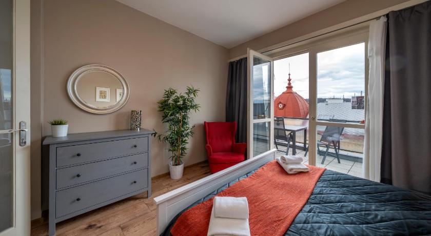 Image of Four-Bedroom Apartment with Balcony 4